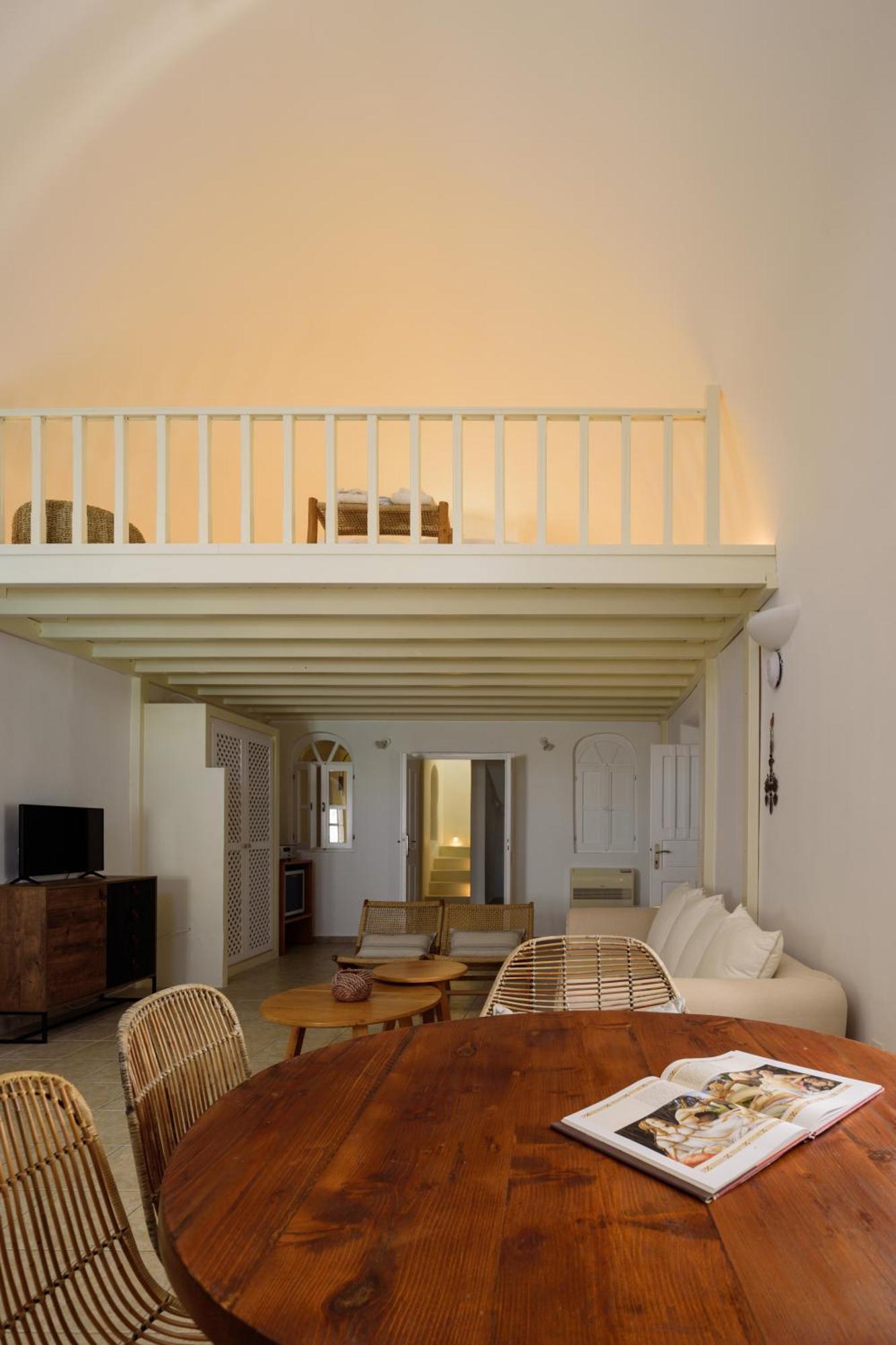 Revelis Villa & Canava Fira  Exterior foto